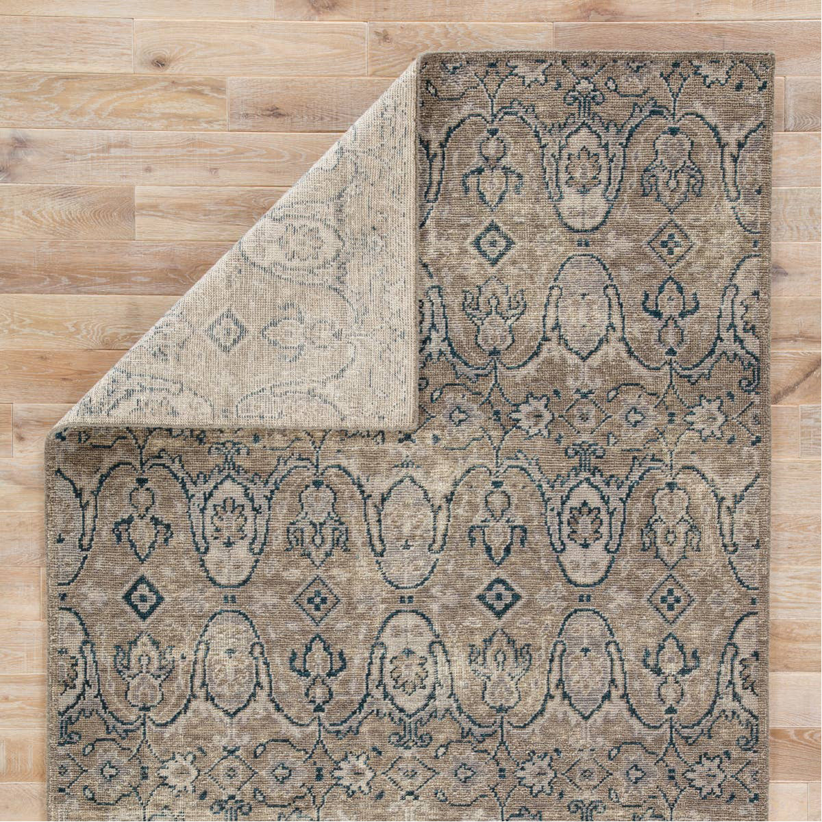 Jaipur Revolution Williamsburg Medallion REL06 Gray/Navy Area Rug