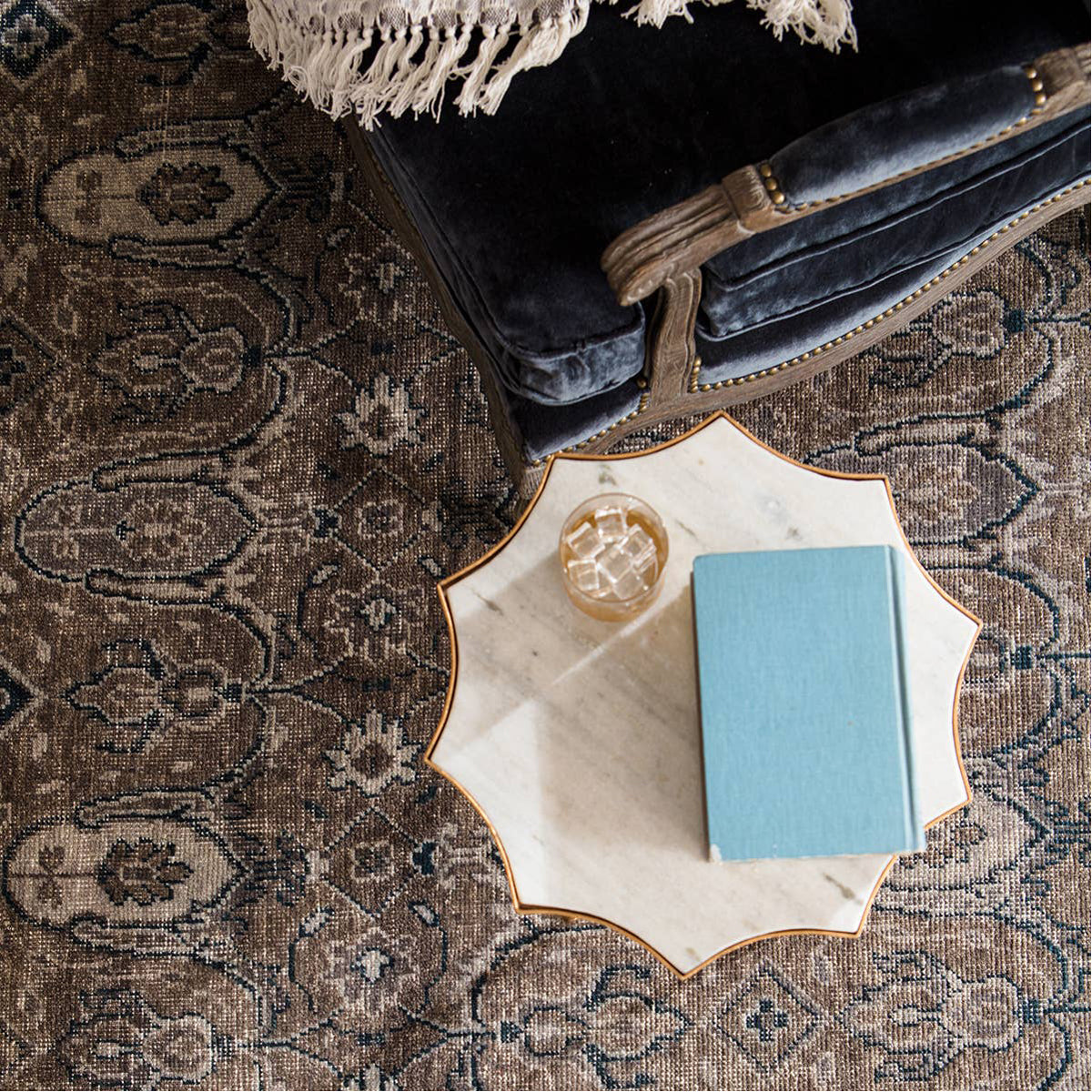 Jaipur Revolution Williamsburg Medallion REL06 Gray/Navy Area Rug