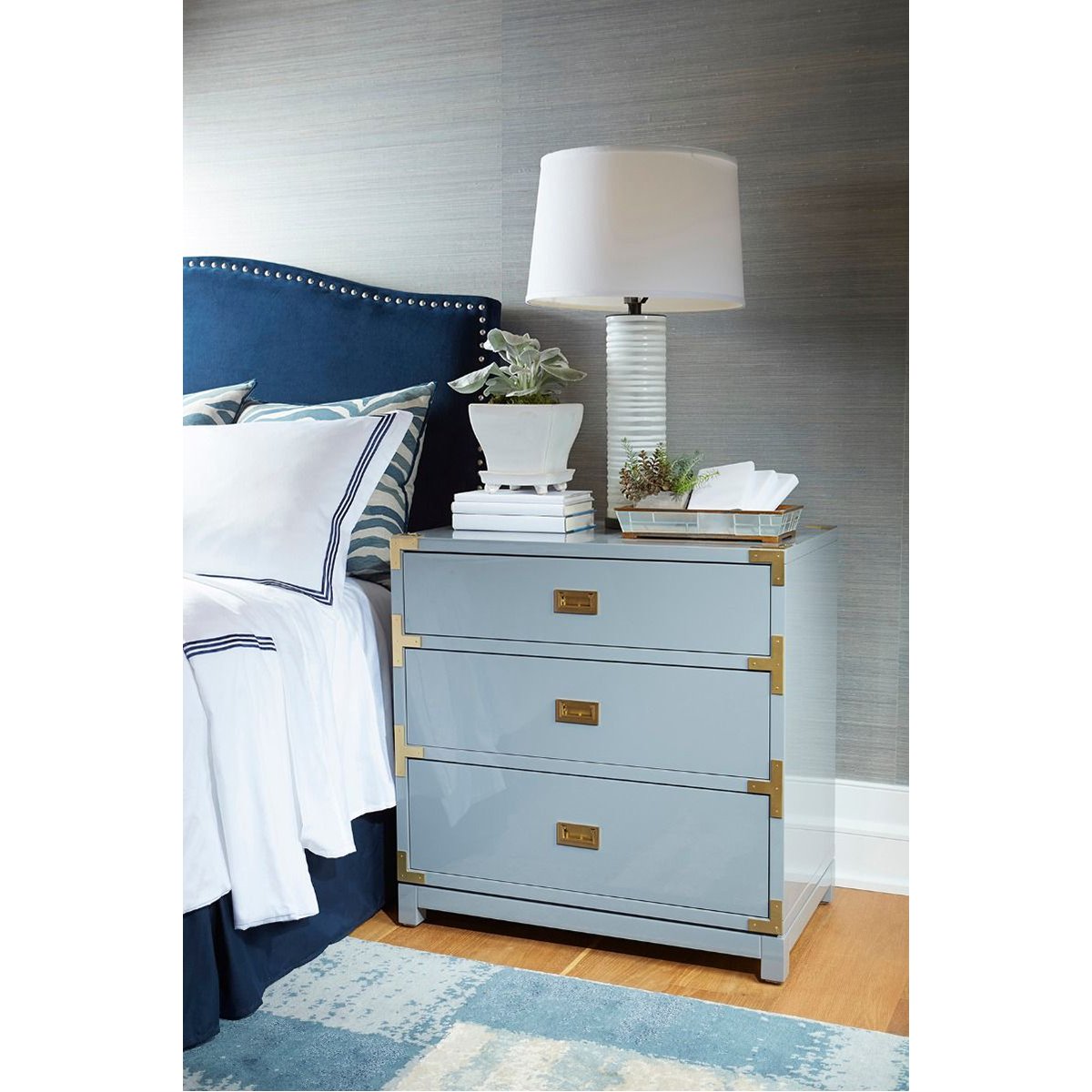 Villa &amp; House Victoria 3-Drawer Side Table - Gray